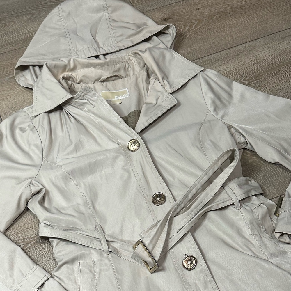 •Sold• Michael Kors Hooded Single Button Belted Trench Coat - Picture 3 of 13